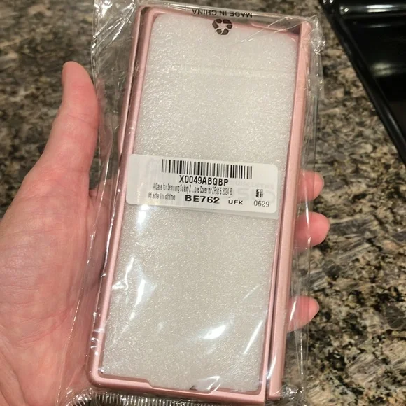 New Z Fold 6 - Picture 4 of 5